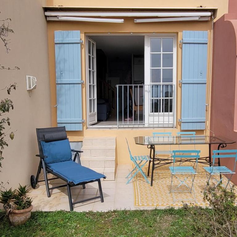 SEAVIEW house - 6-min WALK TO BEACH & RESTAURANTS - Pool - Private underground garage box - Garden - near Cannes - Maison 2 Chambres - 19