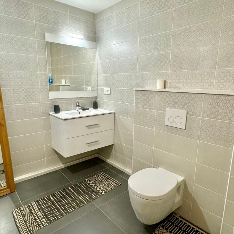 Superbe T2 dans résidence avec piscine - Appartement 1 Chambre - 12