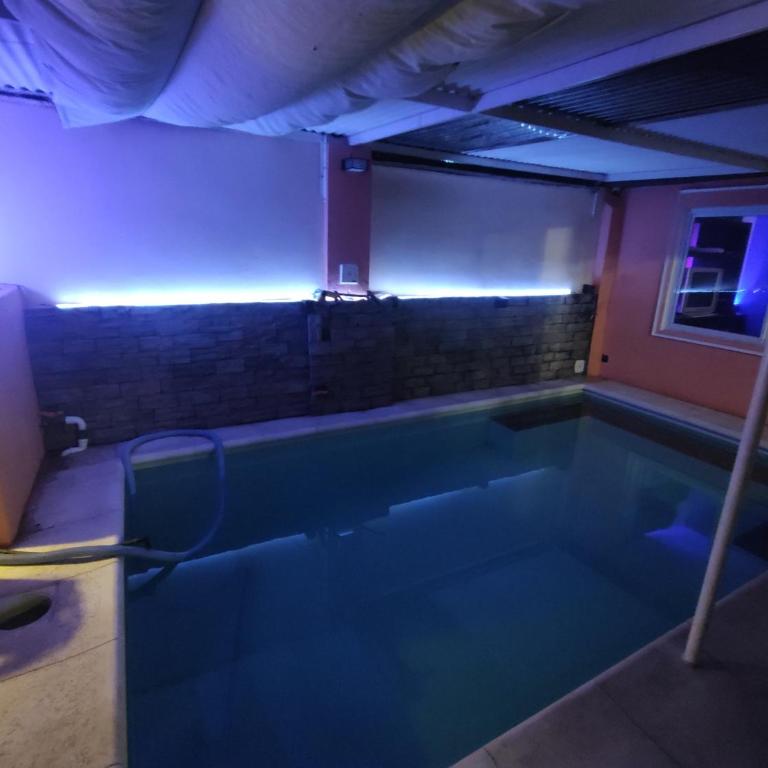 Casa Tesla Pileta Climatizada a 20 minutos del Filo Serrano y del Aeropuerto - Casa de 2 dormitorios - 12