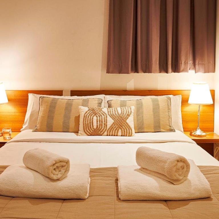 Catalan Comfort near Sagrada Familia by MyRentalHost - Two-Bedroom Apartment - 3
