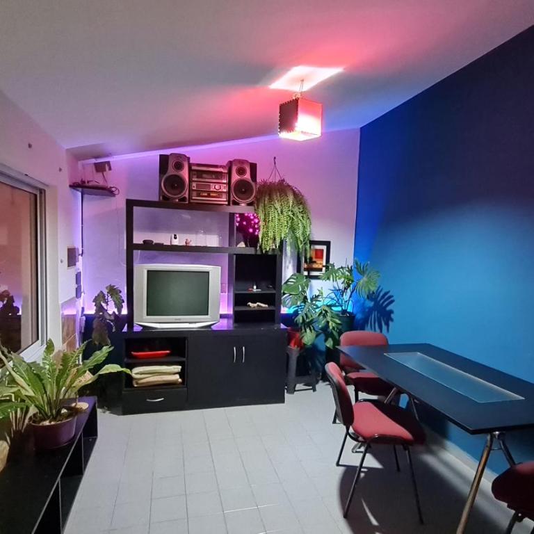 Casa Tesla Pileta Climatizada a 20 minutos del Filo Serrano y del Aeropuerto - Casa de 2 dormitorios - 3