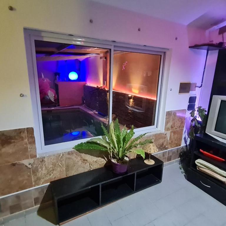 Casa Tesla Pileta Climatizada a 20 minutos del Filo Serrano y del Aeropuerto - Casa de 2 dormitorios - 4