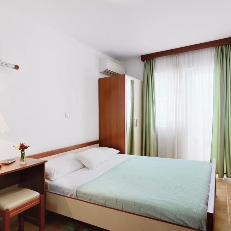 Apartments Ivona - Klasična Dvokrevetna Soba sa Bračnim Krevetom/Zasebnim Krevetima - 3