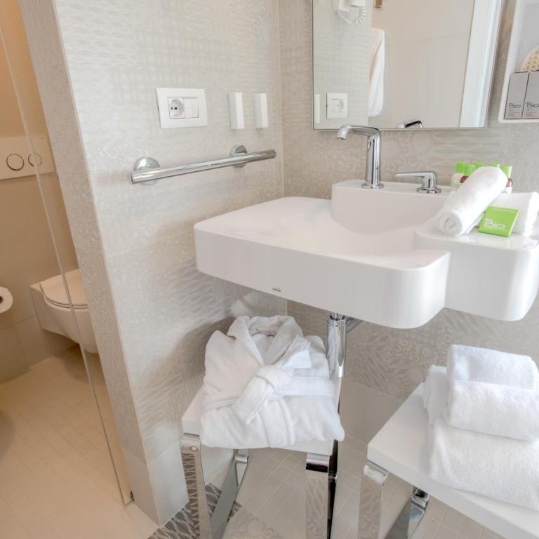 Uve Rooms & Wine Bar - Camera Matrimoniale Superior - 2