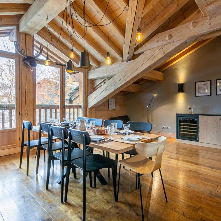 Chalet de Standing avec Cheminée et Sauna, Proche du Centre de Val-d'Isère - FR-1-694-14 - Chalet - 5