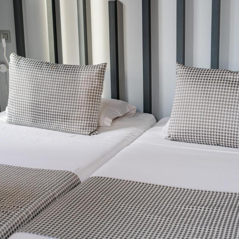 Hostal Carmen-Gran Vía - Twin Room with Private Bathroom - 8