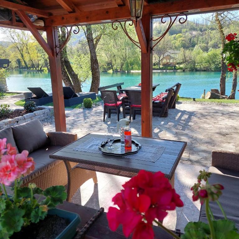 Bosanska kuća Emina - Three-Bedroom Villa - 1
