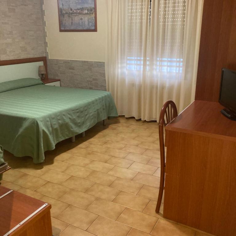 Ulivo - Camera Matrimoniale con Aria Condizionata - 10