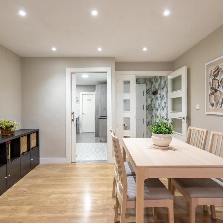 Apartamento en Licenciado Poza - Three-Bedroom Apartment - 10