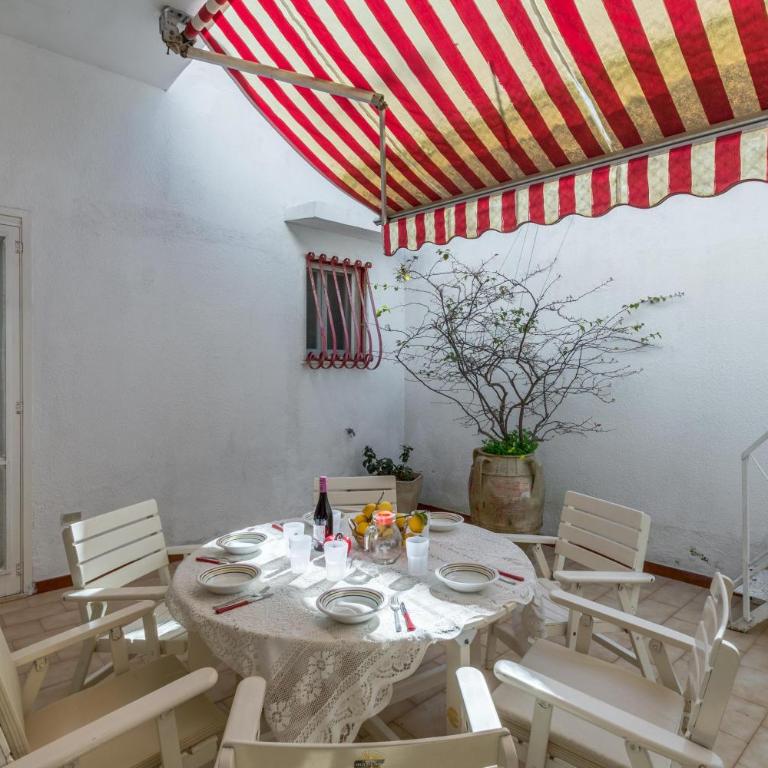 Villa Biancarosa by BarbarHouse - Three-Bedroom House - 29