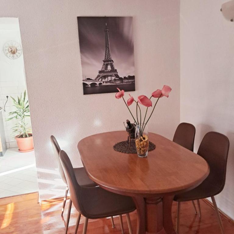 Apartment Beso - Two-Bedroom Apartment - 10