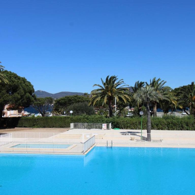 TROPCOQ - Au coeur de St-Tropez - Studio cabine pour 2 personnes - Appartement - Vue sur Piscine - 7