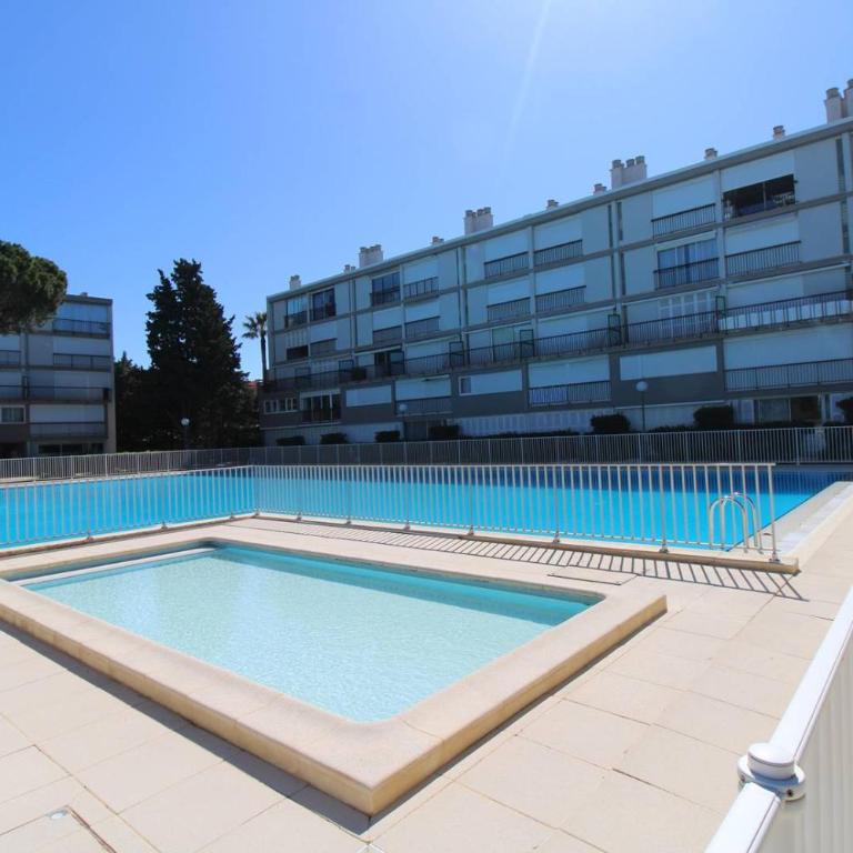 TROPCOQ - Au coeur de St-Tropez - Studio cabine pour 2 personnes - Appartement - Vue sur Piscine - 5