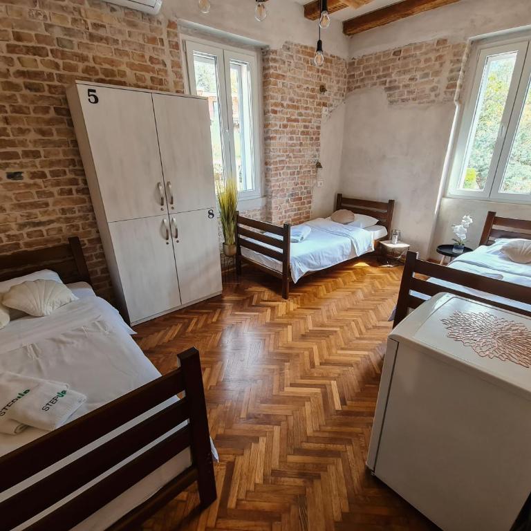 Step to Kotor bay Guesthouse - Standard Triple Room - 1