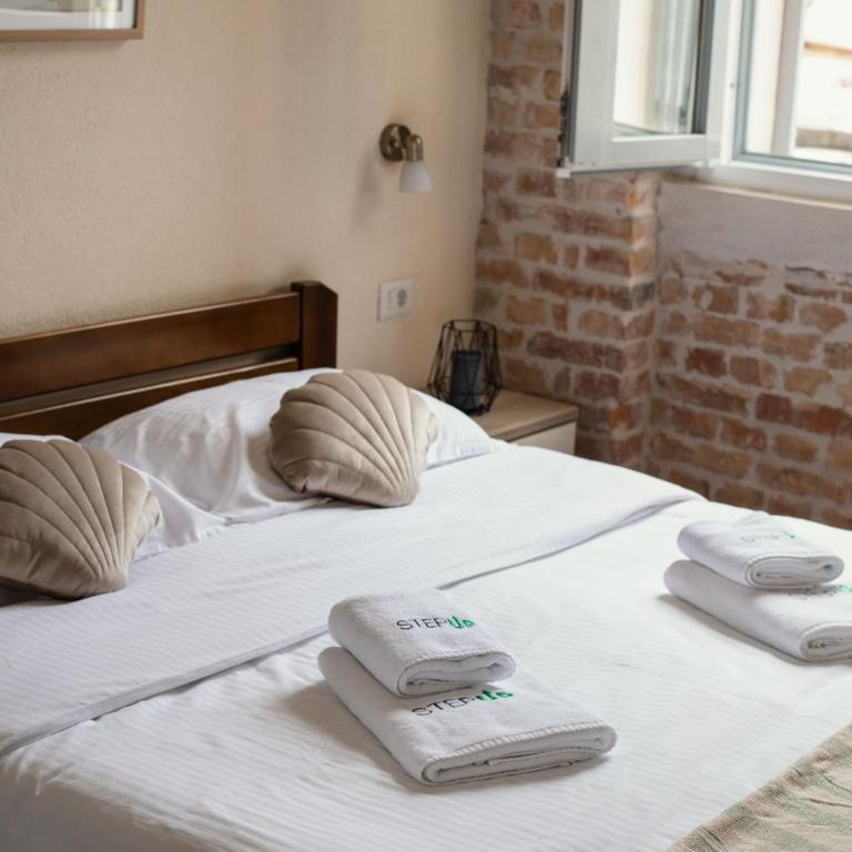 Step to Kotor bay Guesthouse - Double Room with Sea View - 13