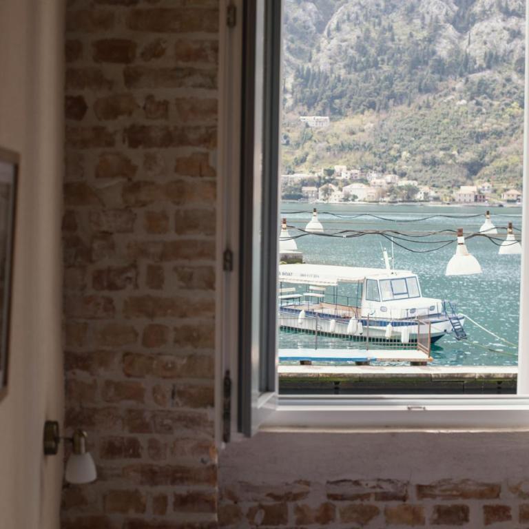 Step to Kotor bay Guesthouse - Double Room with Sea View - 14
