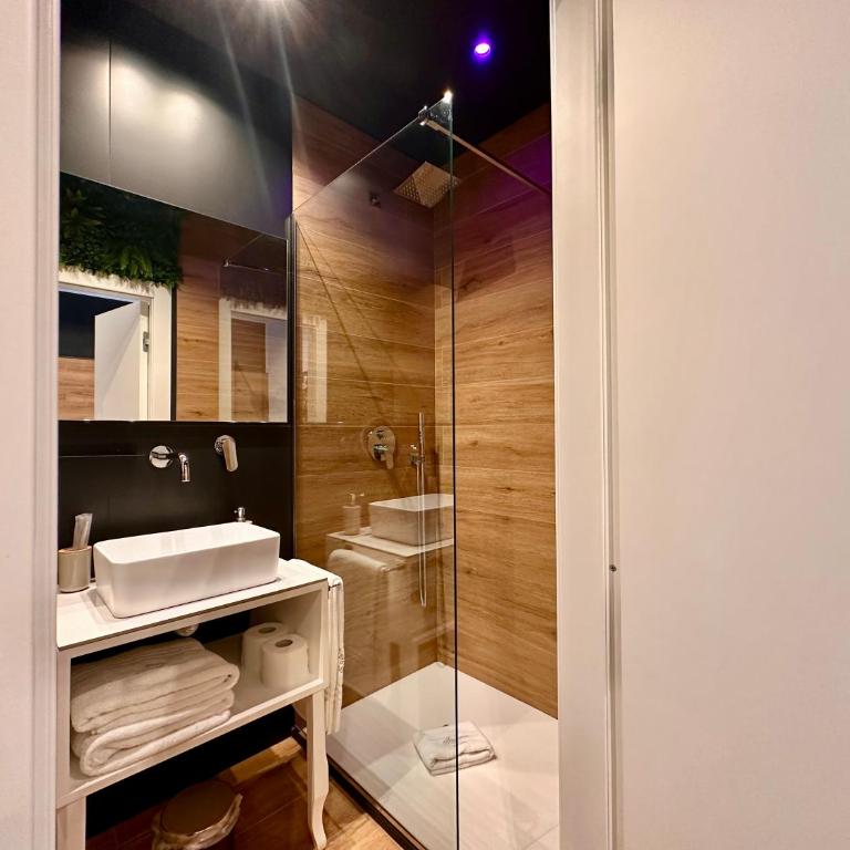 Elegance Rooms Spaccanapoli - Camera Quadrupla con Bagno Privato - 18
