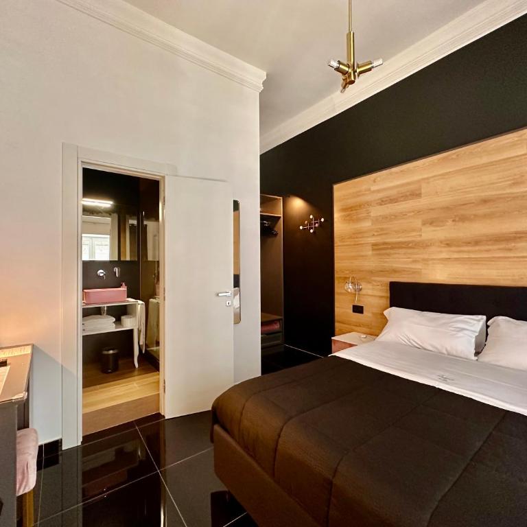 Elegance Rooms Spaccanapoli - Camera Matrimoniale con Bagno Privato - 6