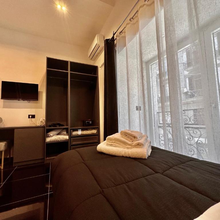 Elegance Rooms Spaccanapoli - Camera Quadrupla con Bagno Privato - 14