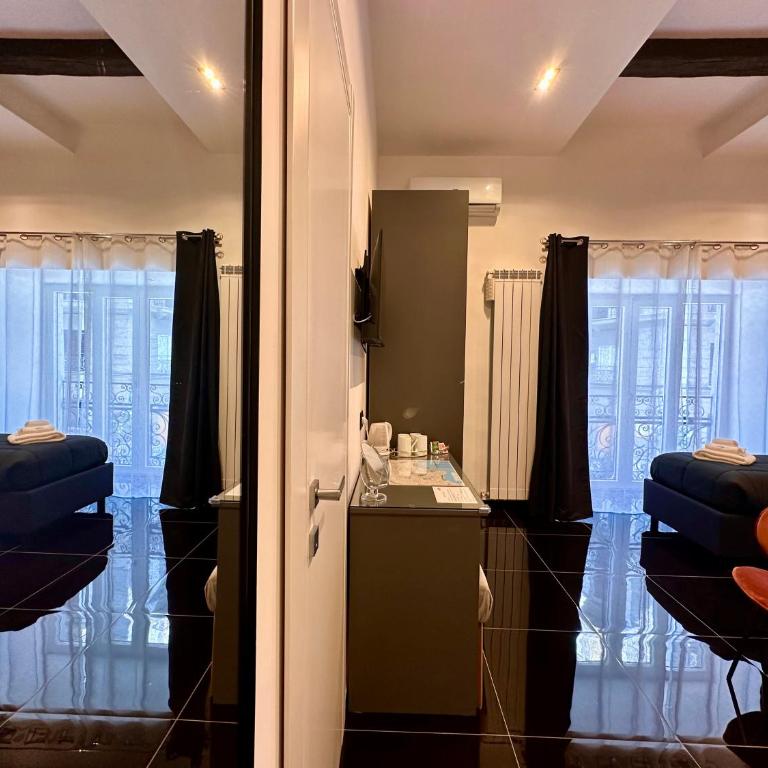 Elegance Rooms Spaccanapoli - Camera Quadrupla con Bagno Privato - 11