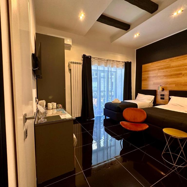 Elegance Rooms Spaccanapoli - Camera Quadrupla con Bagno Privato - 17