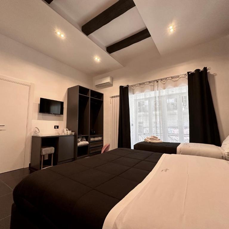 Elegance Rooms Spaccanapoli - Camera Quadrupla con Bagno Privato - 23