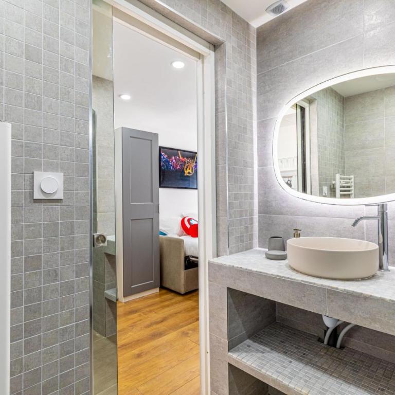 GuestReady - Marvel Magic near Disneyland - Studio - 10
