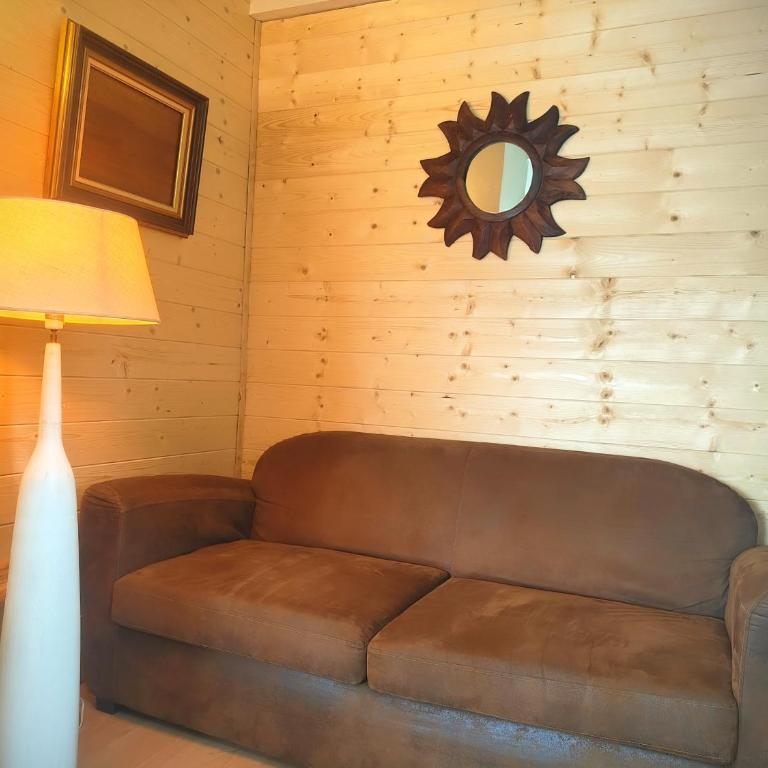 Le Belvédère : chambres et table d'hôtes - Chambre Double ou Lits Jumeaux Supérieure - Vue sur Montagnes - 4