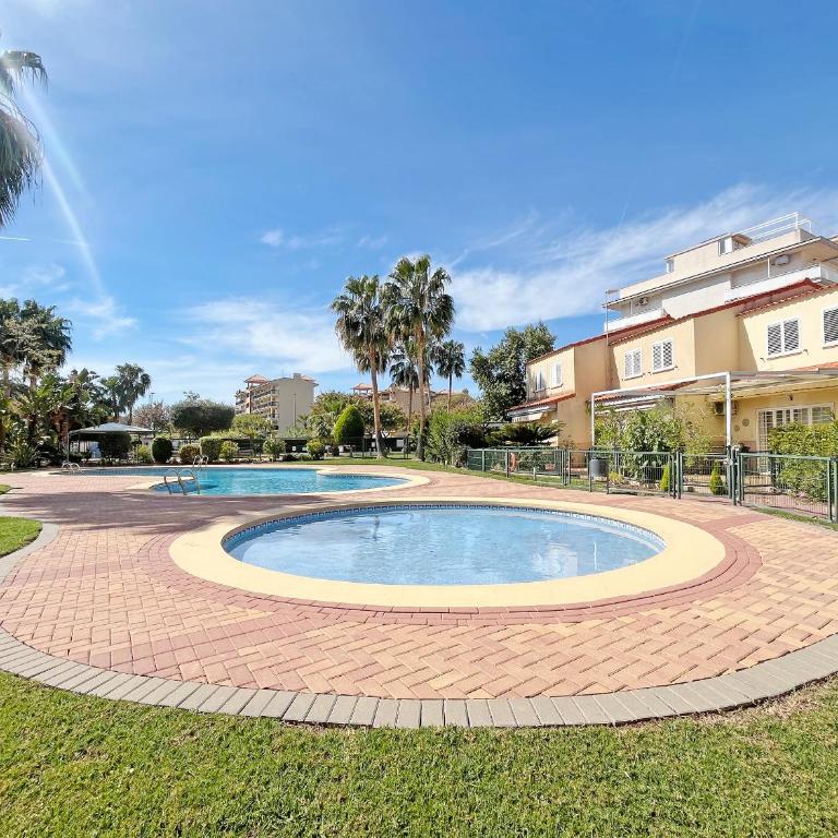 Global Vacacional, Planta Baja con Piscina en Canet de Berenguer - Apartment - Ground Floor - 1