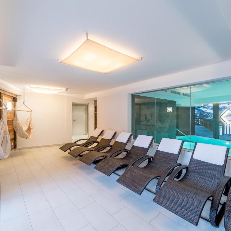 A Casa Saphir Appartement-Hotel - Appartamento con 2 Camere da Letto e Balcone Top 3 - 4