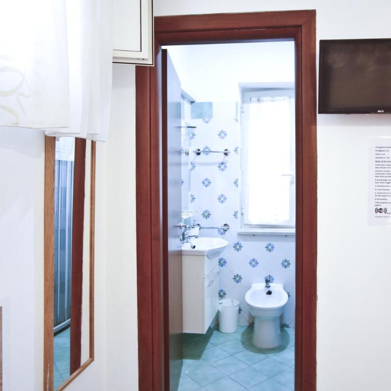 B&B Serena - Camera Doppia con Letti Singoli con Bagno Privato - 11
