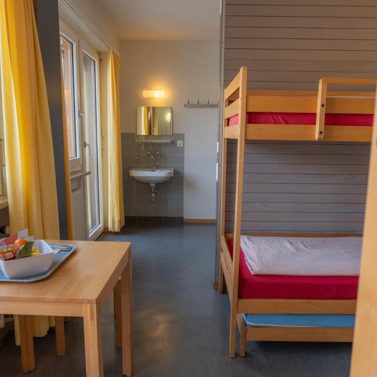 Locarno Youth Hostel - Single Bed in Quadruple Room with Shower - 1