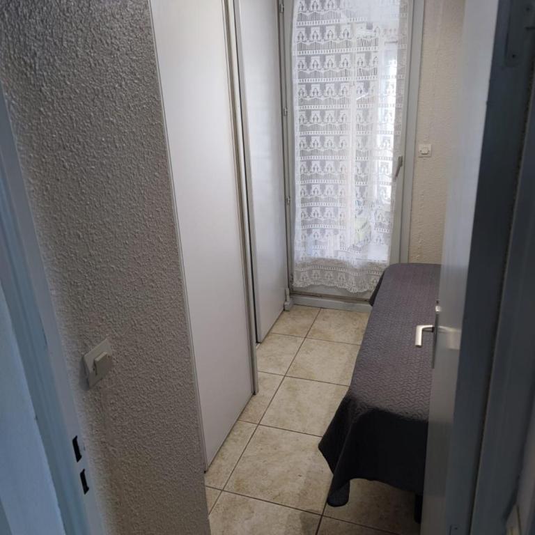 LES JARDINS D ETE Maison climatisée dans résidence avec piscine - 3 chambres - Parking - Wifi - Three-Bedroom House - 12