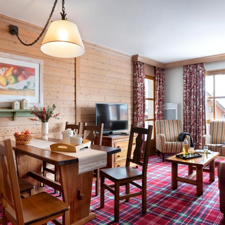 Résidence Pierre & Vacances Premium Arc 1950 Le Village - Appartement Duplex 4 Chambres - Accès aux Piscines Intérieures et Extérieures (8 Personnes) - 4