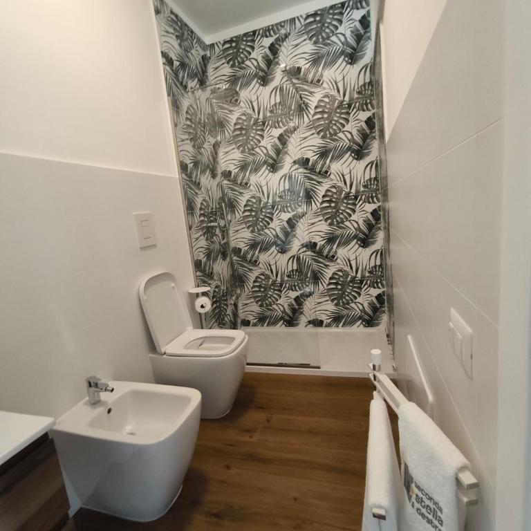 Seconda Stella a Destra - Camera Familiare con Bagno Privato - 4