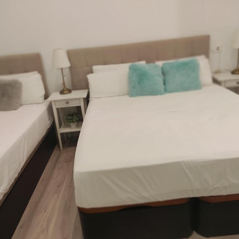 Grand Via House - Superior Triple Room - 9