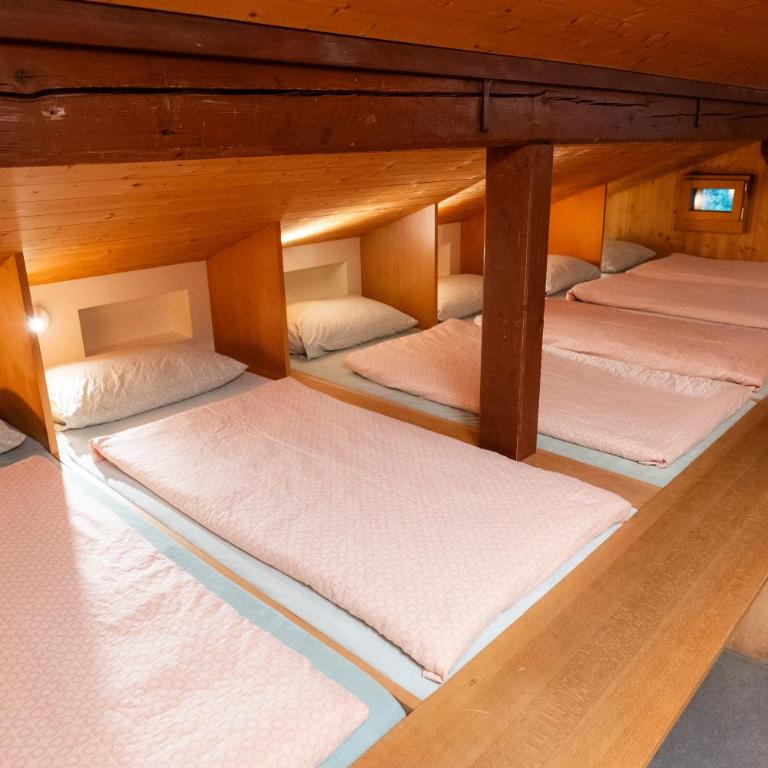 Grindelwald Youth Hostel - Bett im 6-Bett-Schlafsaal - 3