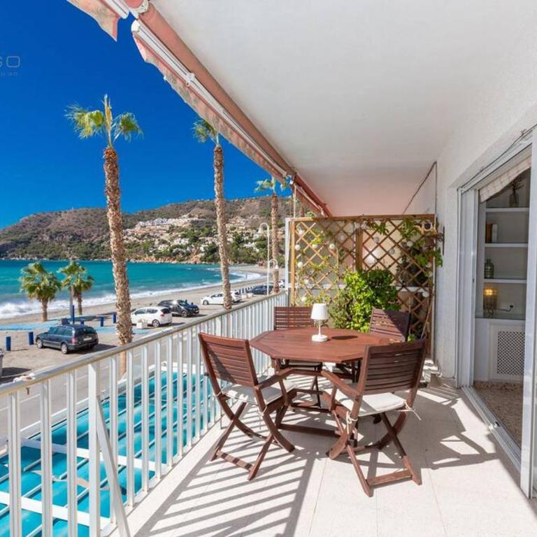 Szimple Magnific Seaviews - Three-Bedroom Apartment with Sea View - 12
