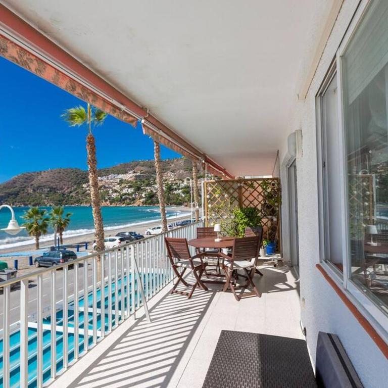 Szimple Magnific Seaviews - Three-Bedroom Apartment with Sea View - 1