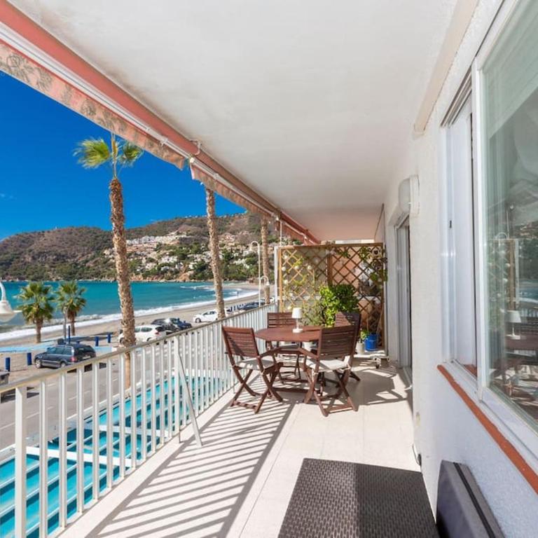 Szimple Magnific Seaviews - Three-Bedroom Apartment with Sea View - 26