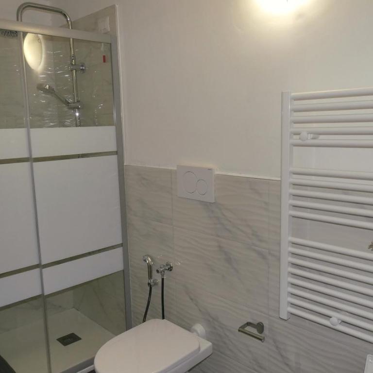 Carlito's Way 234 - Double Room with Private Bathroom - 3