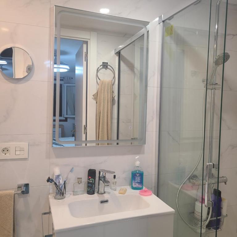 Playa Flamenca Splendid apartment on the beach - Three-Bedroom Apartment - 37