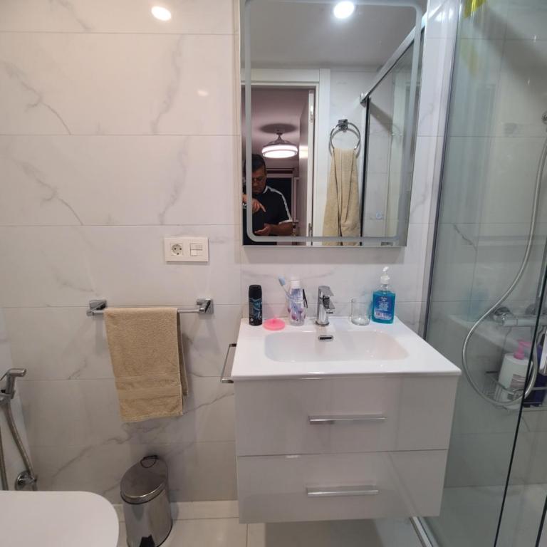 Playa Flamenca Splendid apartment on the beach - Three-Bedroom Apartment - 38