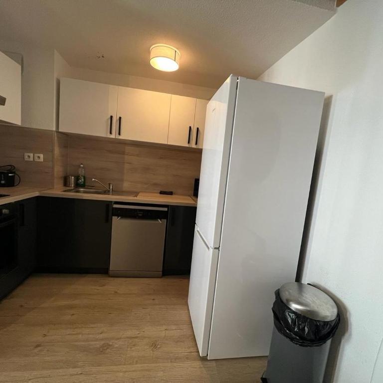 Beau T3 - Stationnement privé - Appartamento con 2 Camere da Letto - 6