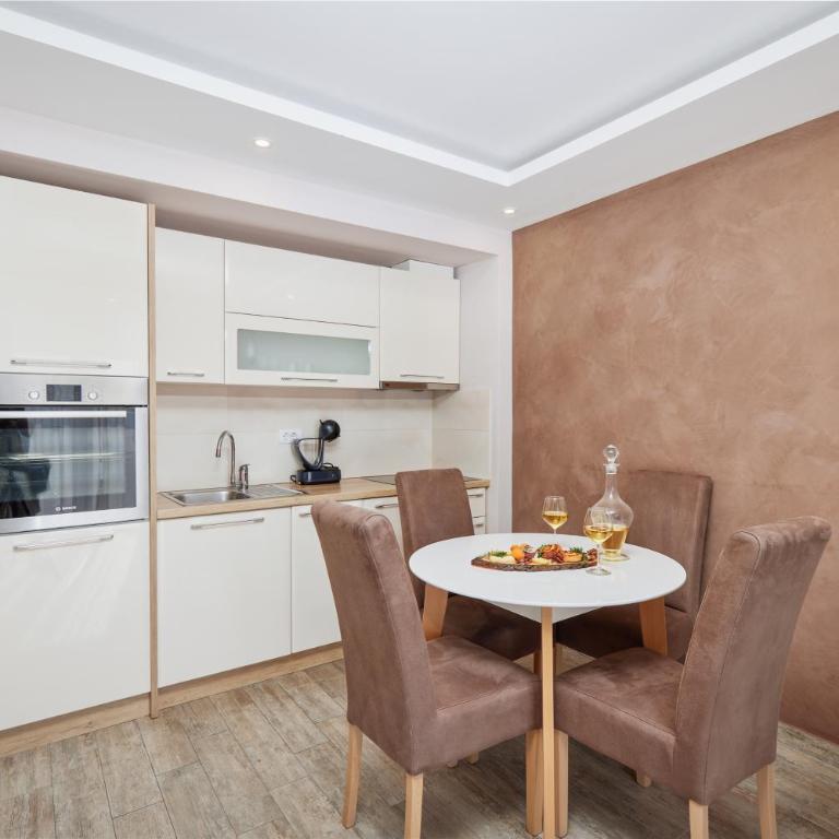 Carpe Diem Apartments - Apartment with Sea View - 11