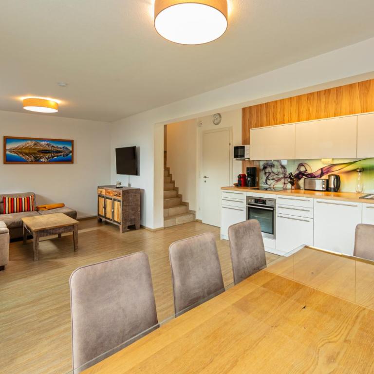 H21 - Modernes Ferienhaus 145qm, 4SZ, Wellnessbereich mit Sauna und Dachterrasse mit Panoramablick, Kühlen und Heizen mit Geothermie - Casa Vacanze - 12