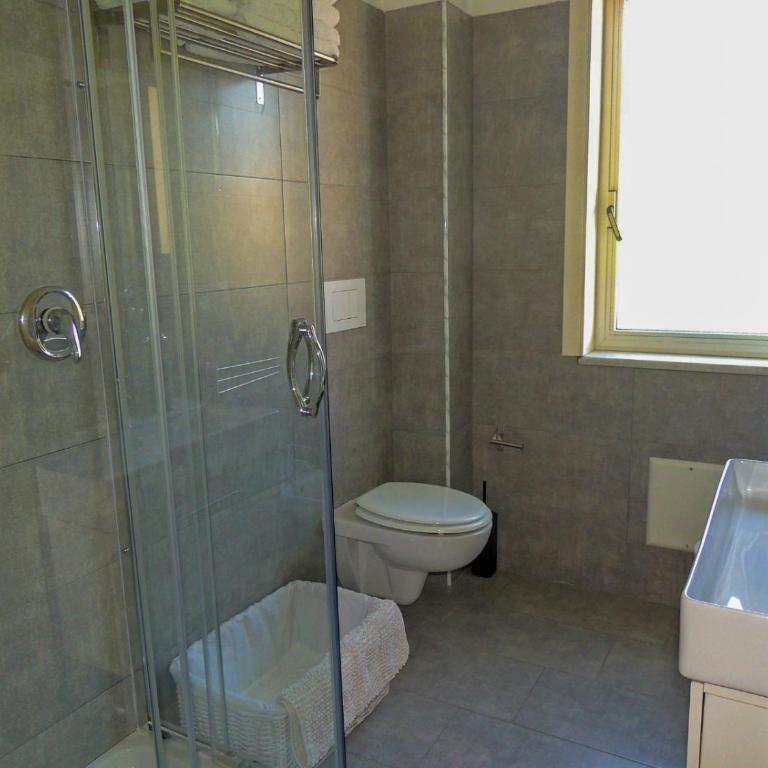 Dolphin House - Two-Bedroom Apartment - 12