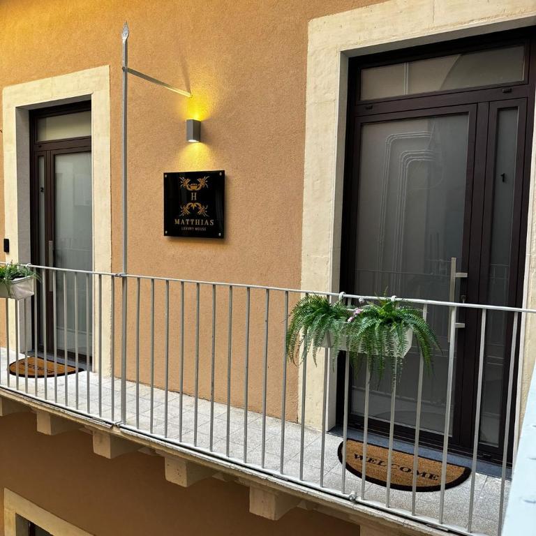 Matthias Luxury House - Deluxe Double Room with Balcony - 1