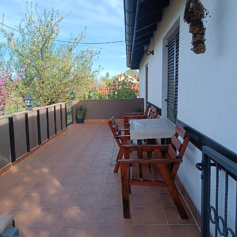 House Milovanovic - Vila sa 3 Spavaće Sobe - 85