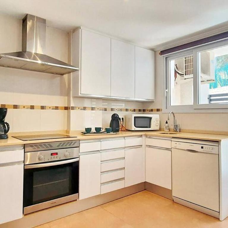 Moraira Sport - Four-Bedroom House - 8